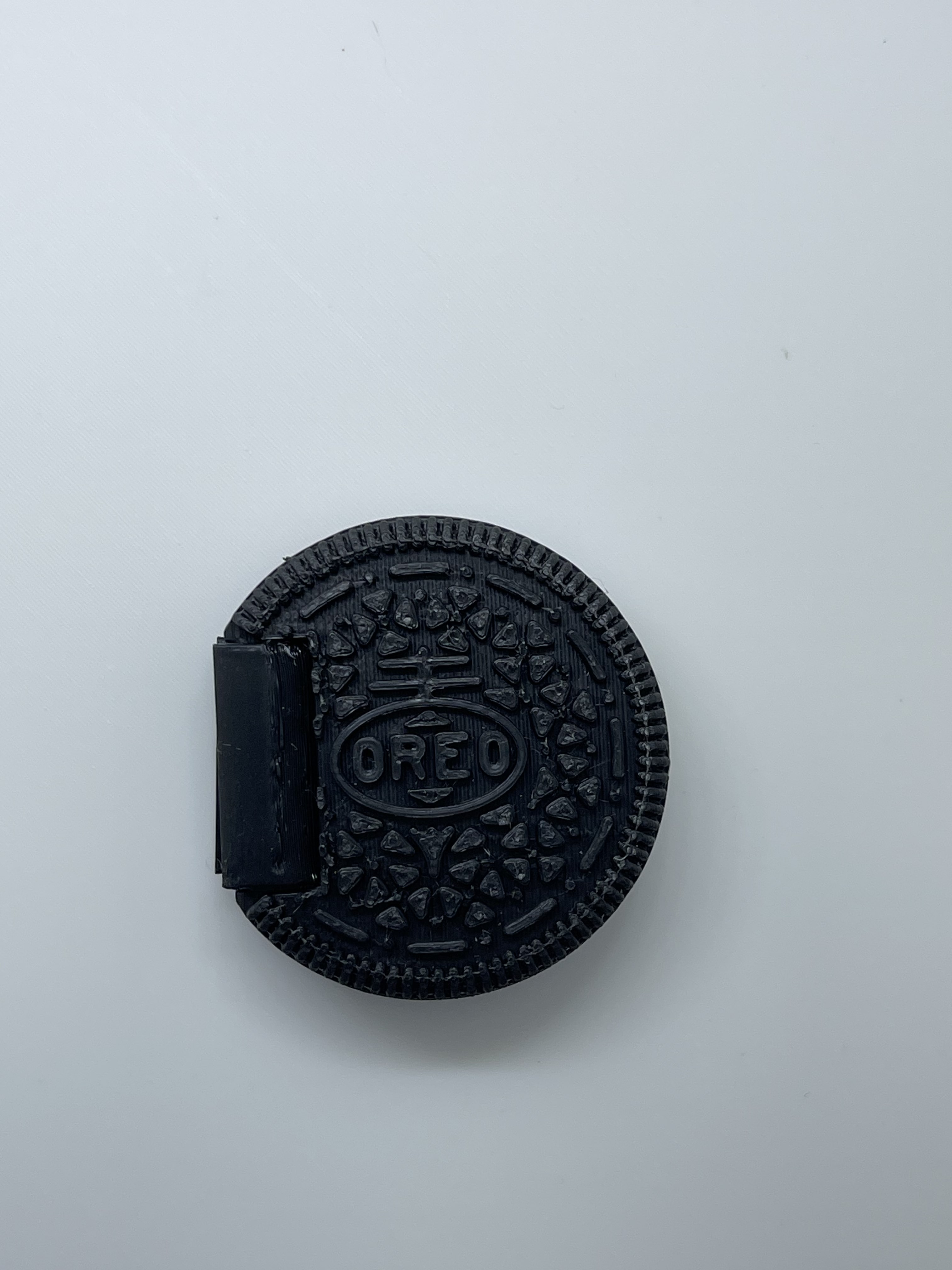 Oreo fidget that opens